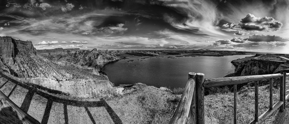 7D_2015_10_25_8630-7D_2015_10_25_8636-6_img.pano_Final-byn_w.jpg
